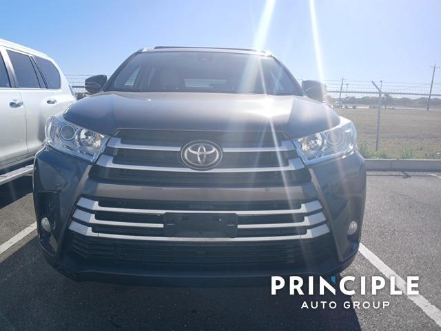 used 2019 Toyota Highlander car, priced at $28,981