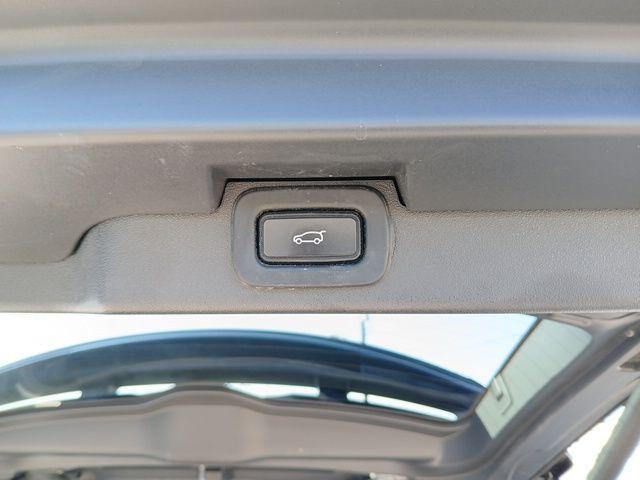 used 2023 Land Rover Discovery car, priced at $36,980