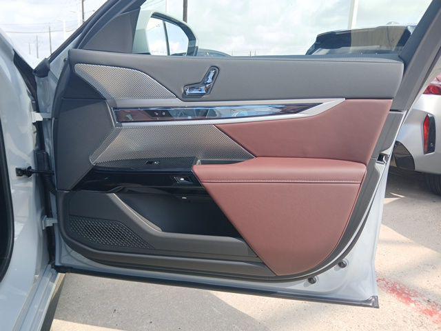 new 2025 BMW i7 car, priced at $122,505