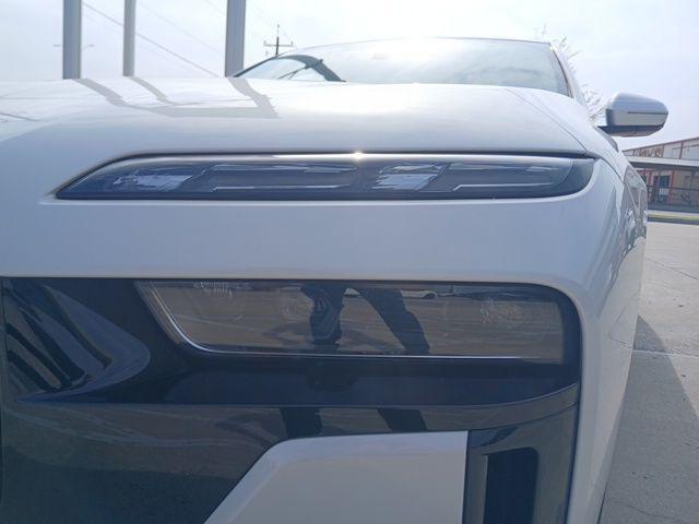 new 2025 BMW i7 car, priced at $112,550