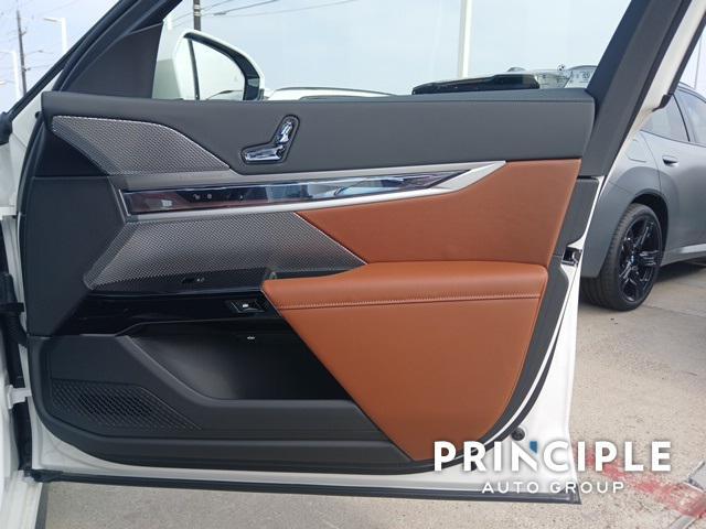new 2025 BMW i7 car, priced at $112,550