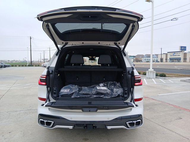 new 2025 BMW X7 car, priced at $119,140