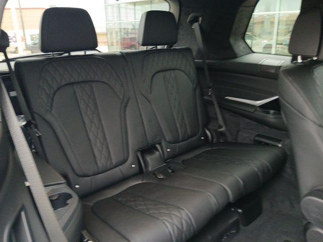 new 2025 BMW X7 car, priced at $119,140