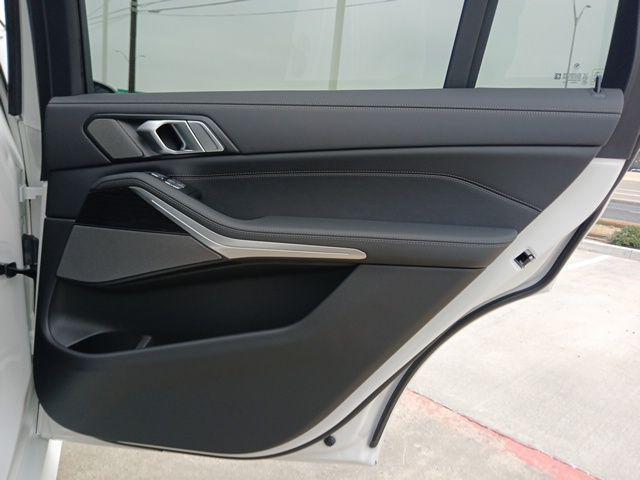 new 2025 BMW X7 car, priced at $119,140