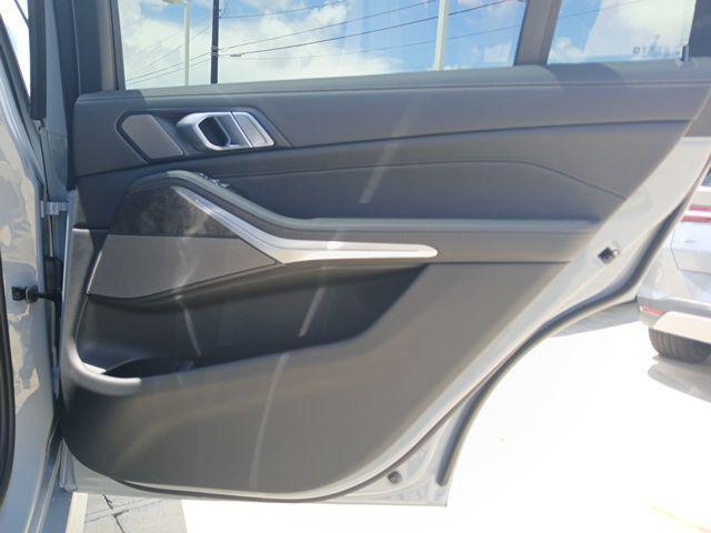 new 2026 BMW X7 car, priced at $102,055