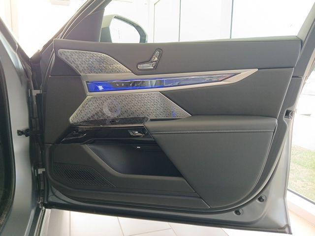 new 2025 BMW 760 car, priced at $146,250