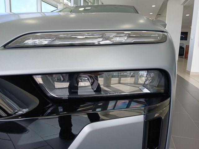 new 2025 BMW 760 car, priced at $146,250