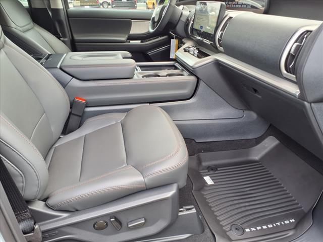 new 2025 Ford Expedition Max car, priced at $73,385