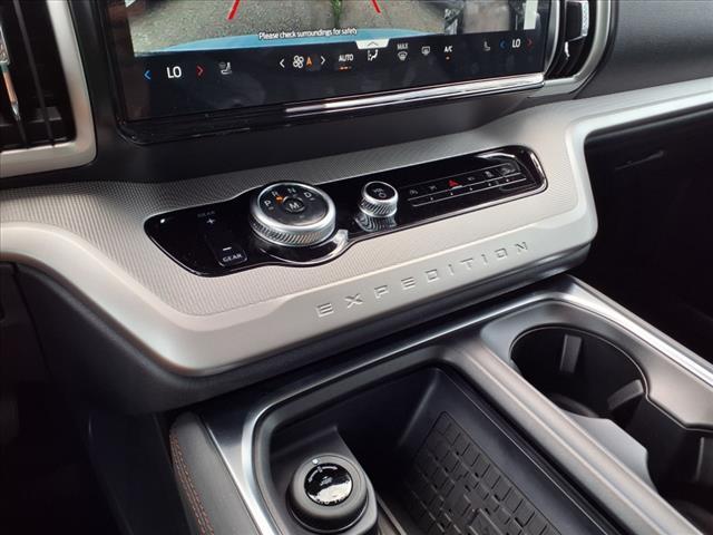 new 2025 Ford Expedition Max car, priced at $73,385