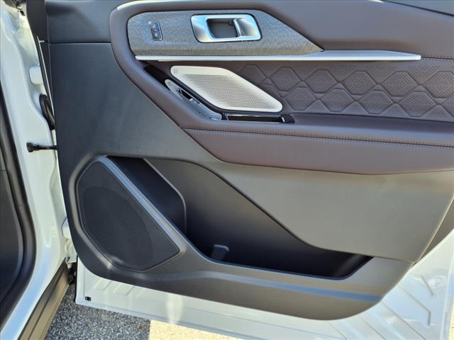 new 2025 Ford Explorer car, priced at $61,356