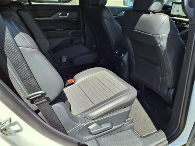 new 2025 Ford Explorer car, priced at $50,305