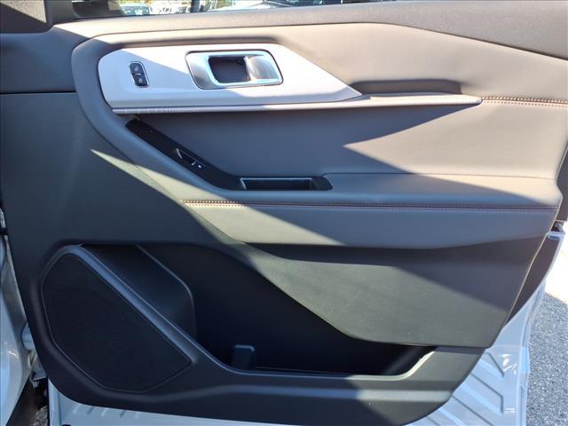 new 2025 Ford Explorer car, priced at $43,374