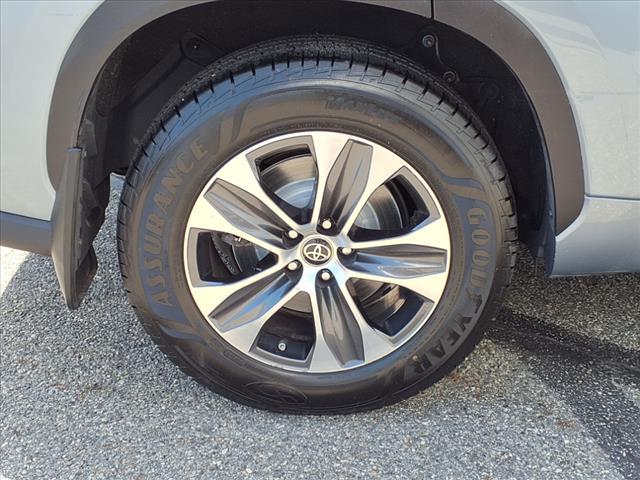 used 2021 Toyota Highlander car, priced at $26,873