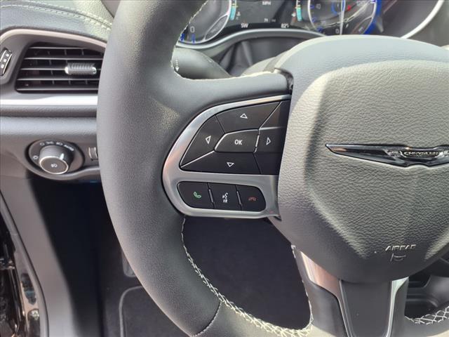 new 2025 Chrysler Pacifica car, priced at $44,445