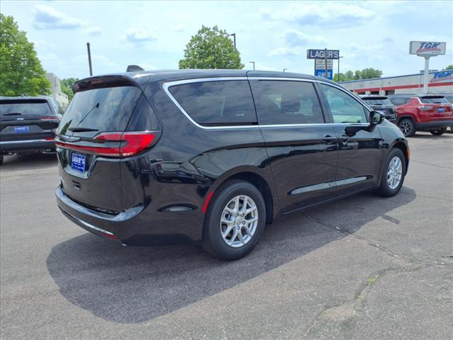 new 2025 Chrysler Pacifica car, priced at $44,445