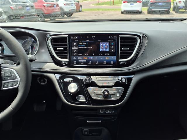 new 2025 Chrysler Pacifica car, priced at $44,445