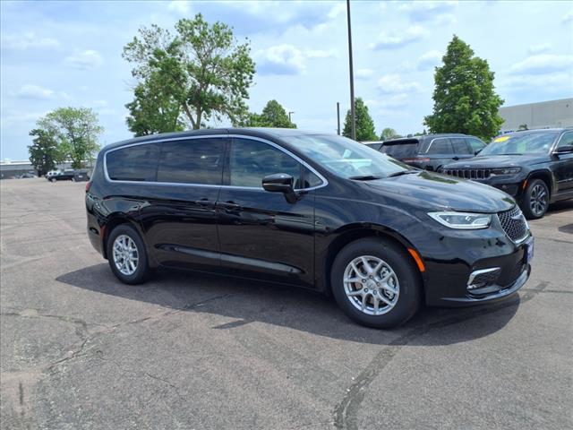new 2025 Chrysler Pacifica car, priced at $44,445