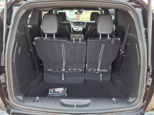 new 2025 Chrysler Pacifica car, priced at $44,445