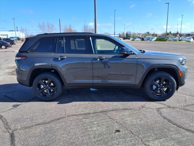 new 2025 Jeep Grand Cherokee car, priced at $48,173