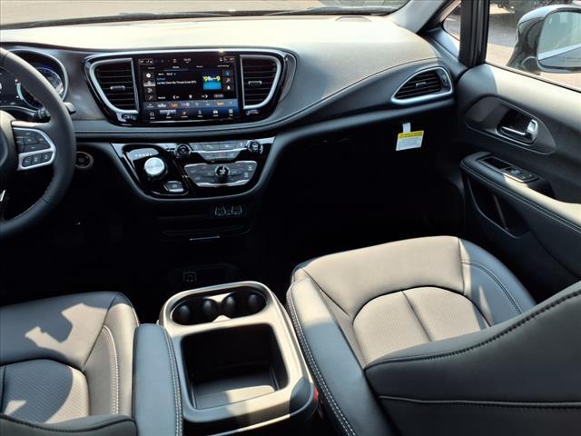 new 2025 Chrysler Pacifica car, priced at $48,336