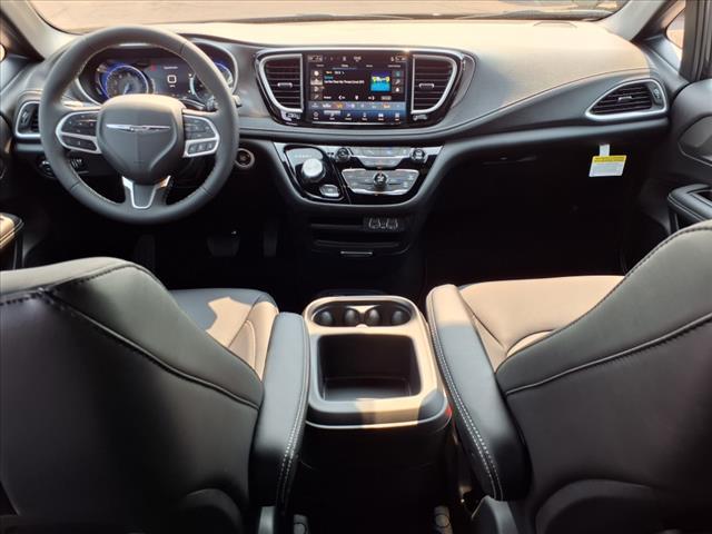 new 2025 Chrysler Pacifica car, priced at $48,336