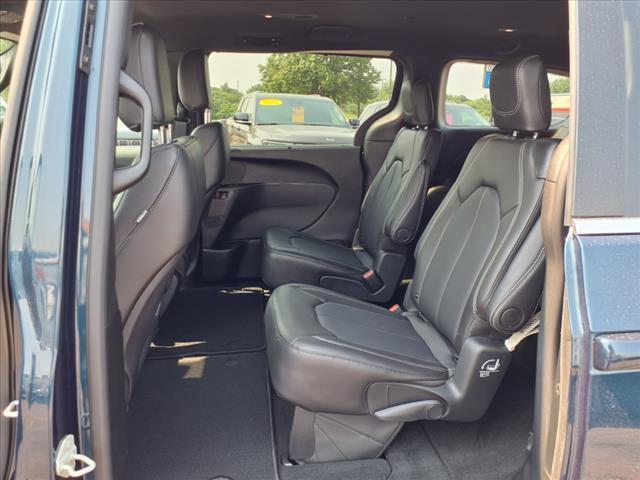 new 2025 Chrysler Pacifica car, priced at $48,336