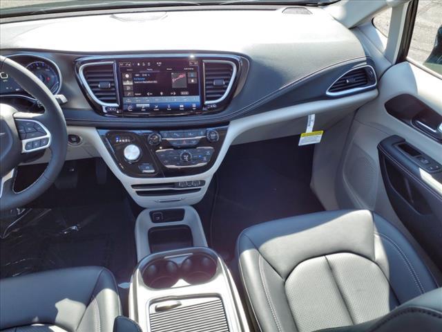 new 2024 Chrysler Pacifica car, priced at $42,099