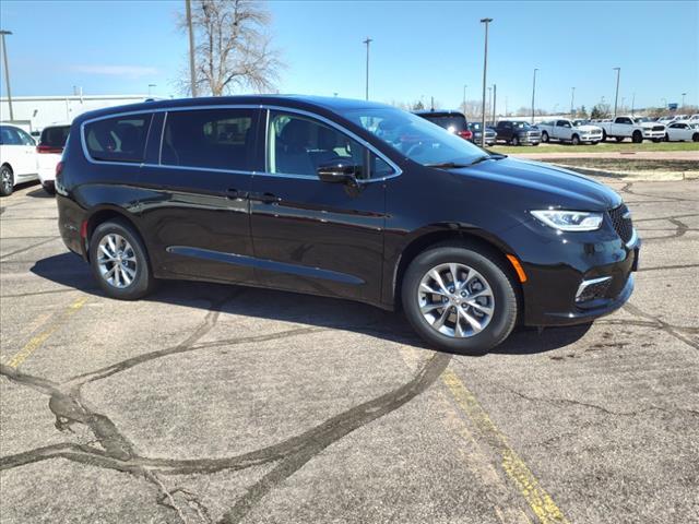 new 2024 Chrysler Pacifica car, priced at $42,099