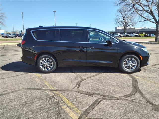 new 2024 Chrysler Pacifica car, priced at $42,099