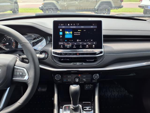 new 2025 Jeep Compass car, priced at $32,044