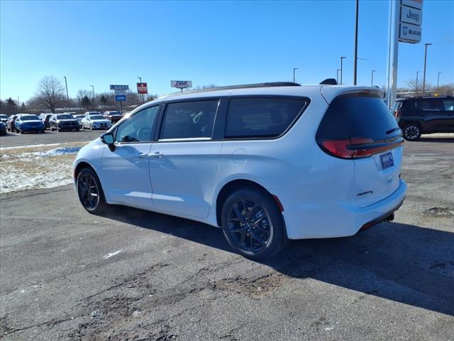 new 2025 Chrysler Pacifica car, priced at $54,798