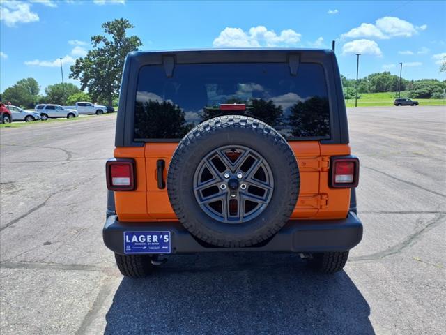 new 2025 Jeep Wrangler car, priced at $43,417