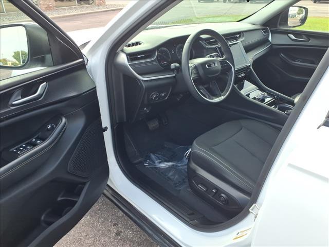 used 2023 Jeep Grand Cherokee car, priced at $25,795