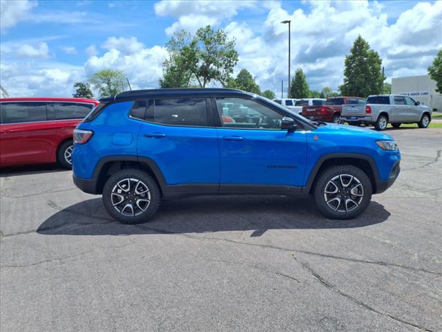 new 2025 Jeep Compass car, priced at $37,160