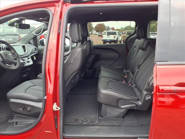 new 2026 Chrysler Pacifica car, priced at $45,299