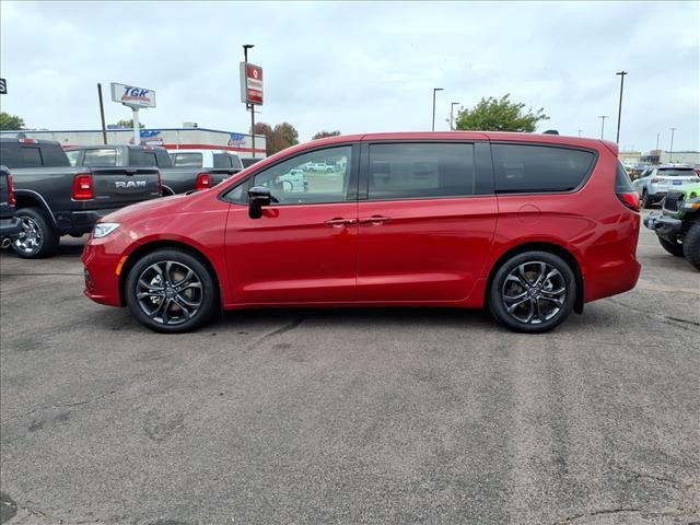 new 2026 Chrysler Pacifica car, priced at $45,299
