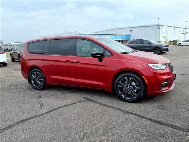 new 2026 Chrysler Pacifica car, priced at $45,299
