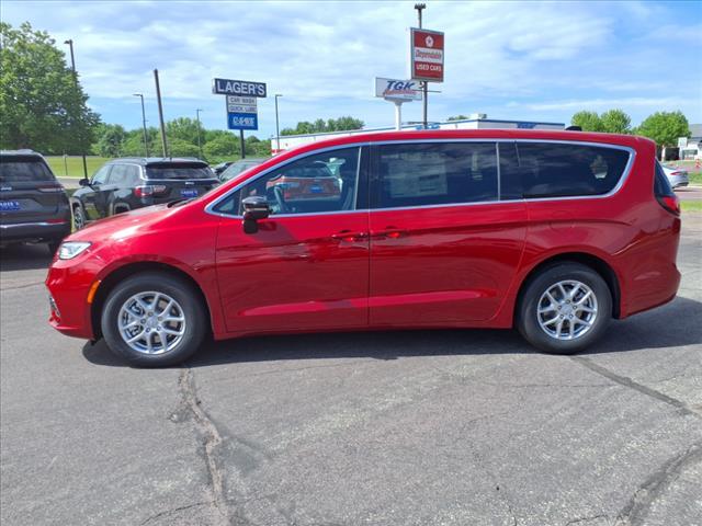 new 2025 Chrysler Pacifica car, priced at $44,713