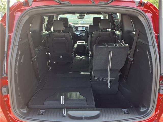 new 2025 Chrysler Pacifica car, priced at $44,713