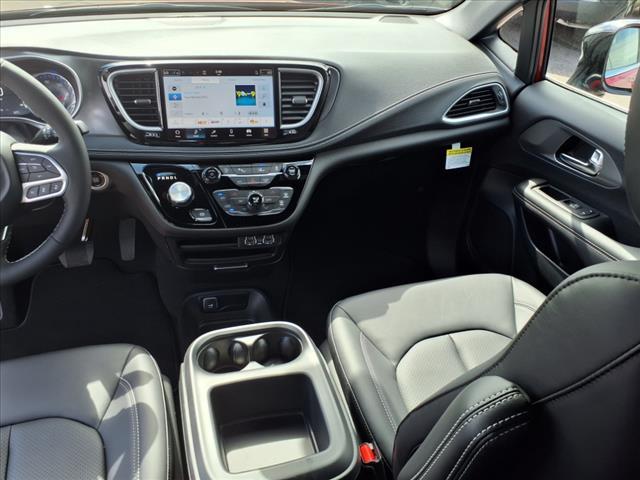 new 2025 Chrysler Pacifica car, priced at $44,713