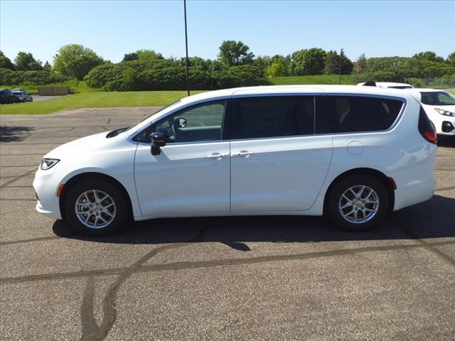 new 2024 Chrysler Pacifica car, priced at $39,299