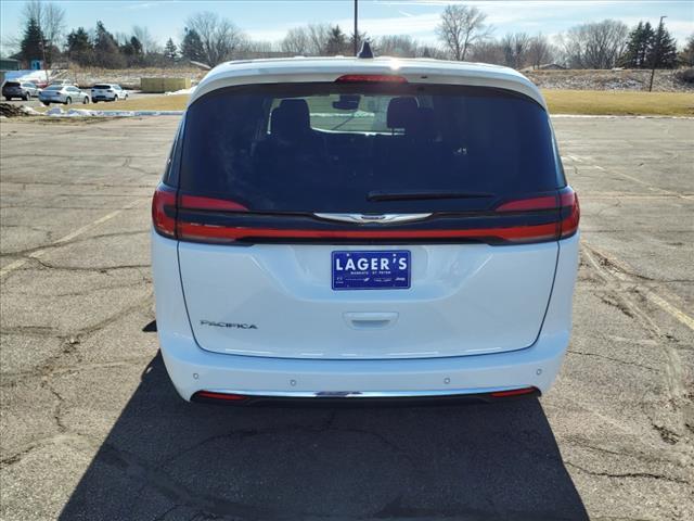 new 2024 Chrysler Pacifica car, priced at $39,299