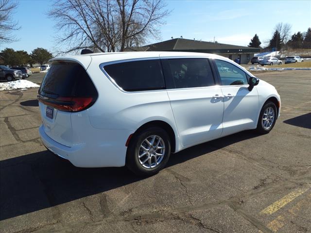 new 2024 Chrysler Pacifica car, priced at $39,299