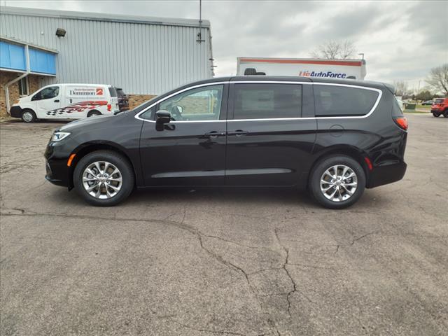 new 2024 Chrysler Pacifica car, priced at $43,499