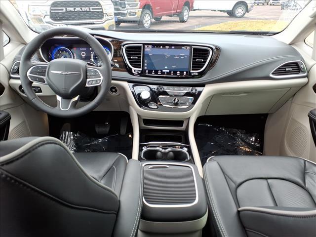 used 2024 Chrysler Pacifica car, priced at $40,995