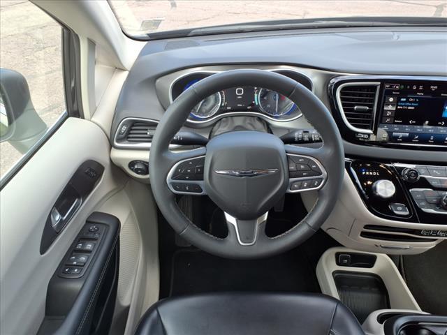 used 2023 Chrysler Pacifica car, priced at $23,995
