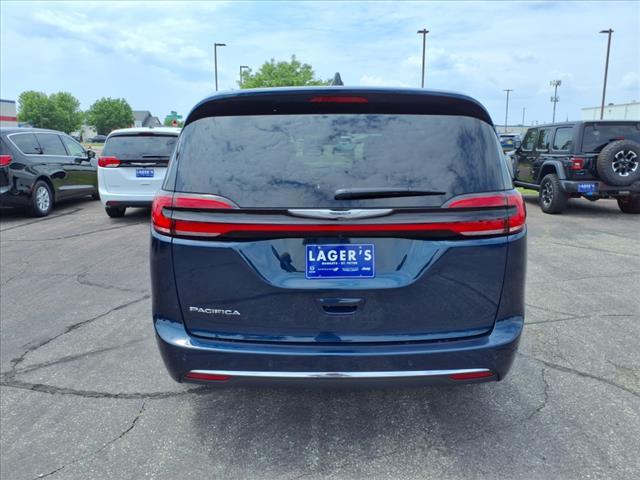new 2025 Chrysler Pacifica car, priced at $44,713
