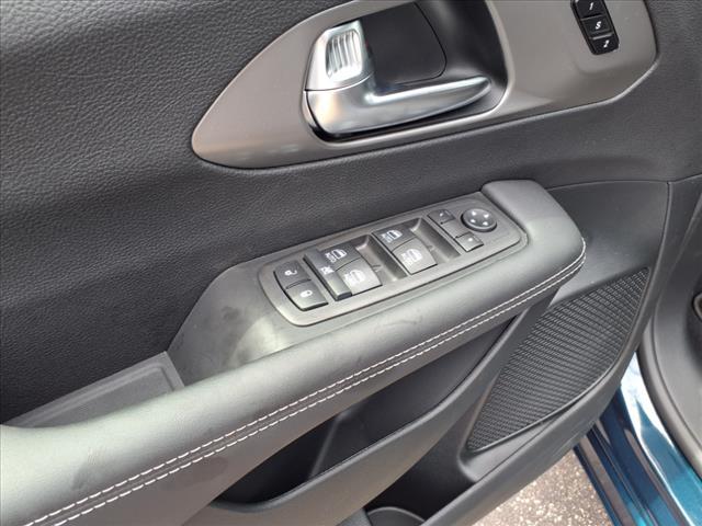 new 2025 Chrysler Pacifica car, priced at $44,713