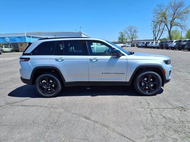new 2025 Jeep Grand Cherokee car, priced at $48,781