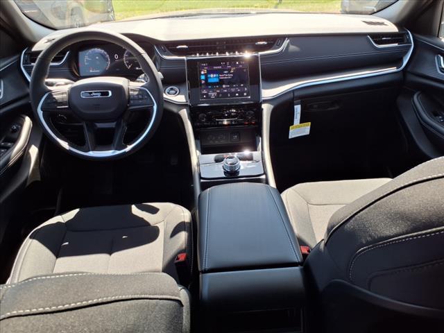 new 2025 Jeep Grand Cherokee car, priced at $44,566